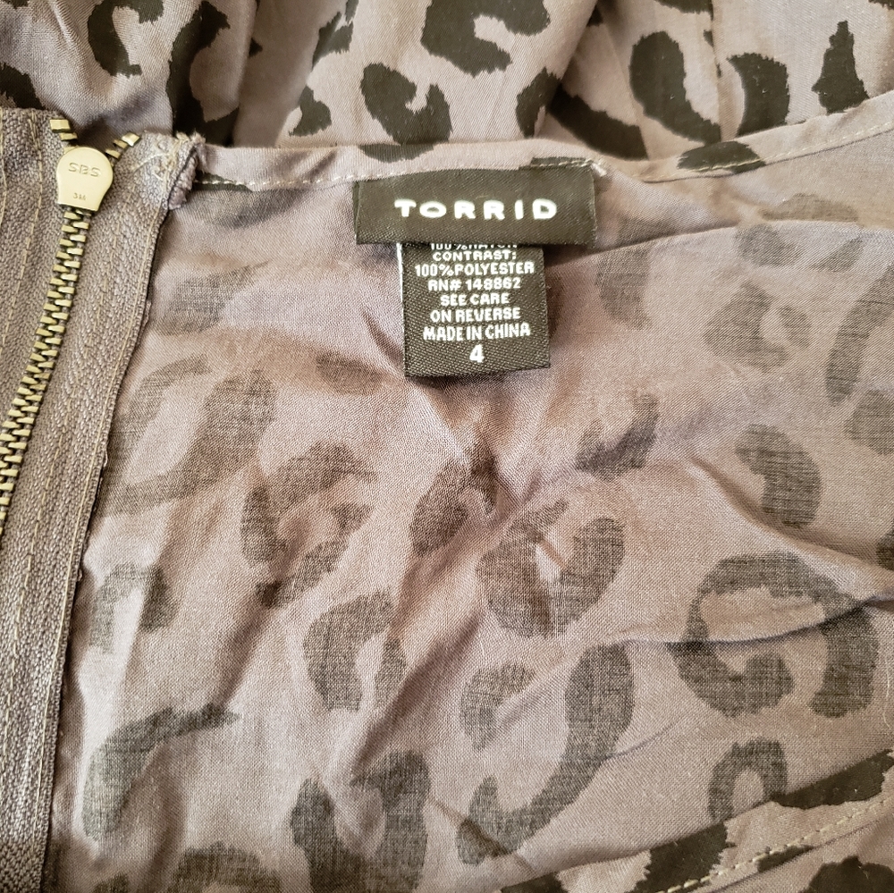 Torrid Leopard Print Challis Top Size 4 - image 3